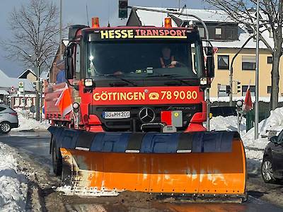 Räumfahrzeug beim Winterdienst